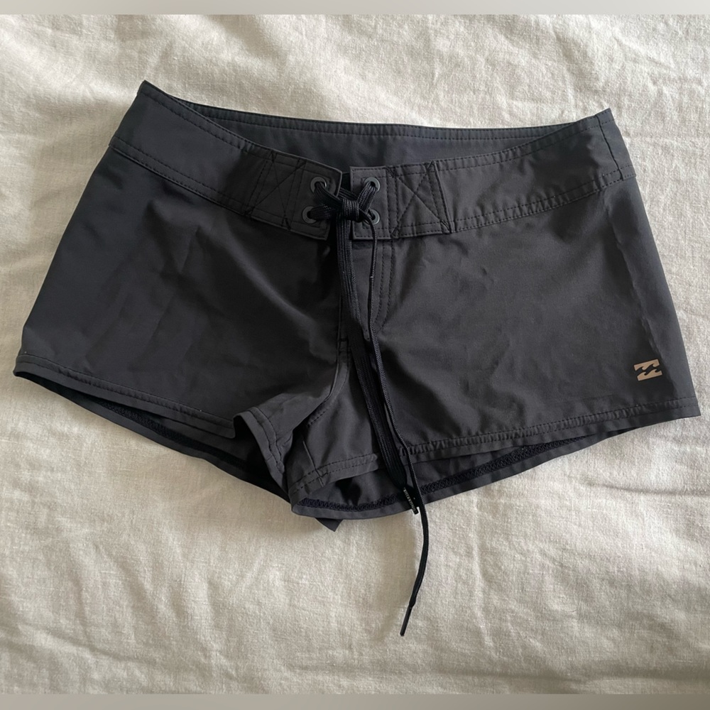 Billabong Surfing black shorts